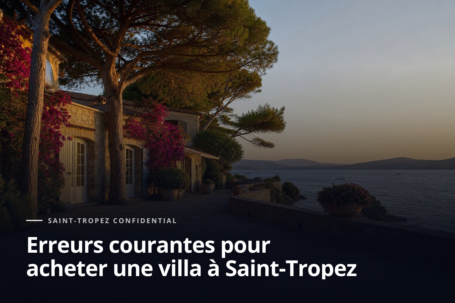 Villa à acheter à Saint-Tropez, terrasse en pierre ensoleillée dominant la mer.